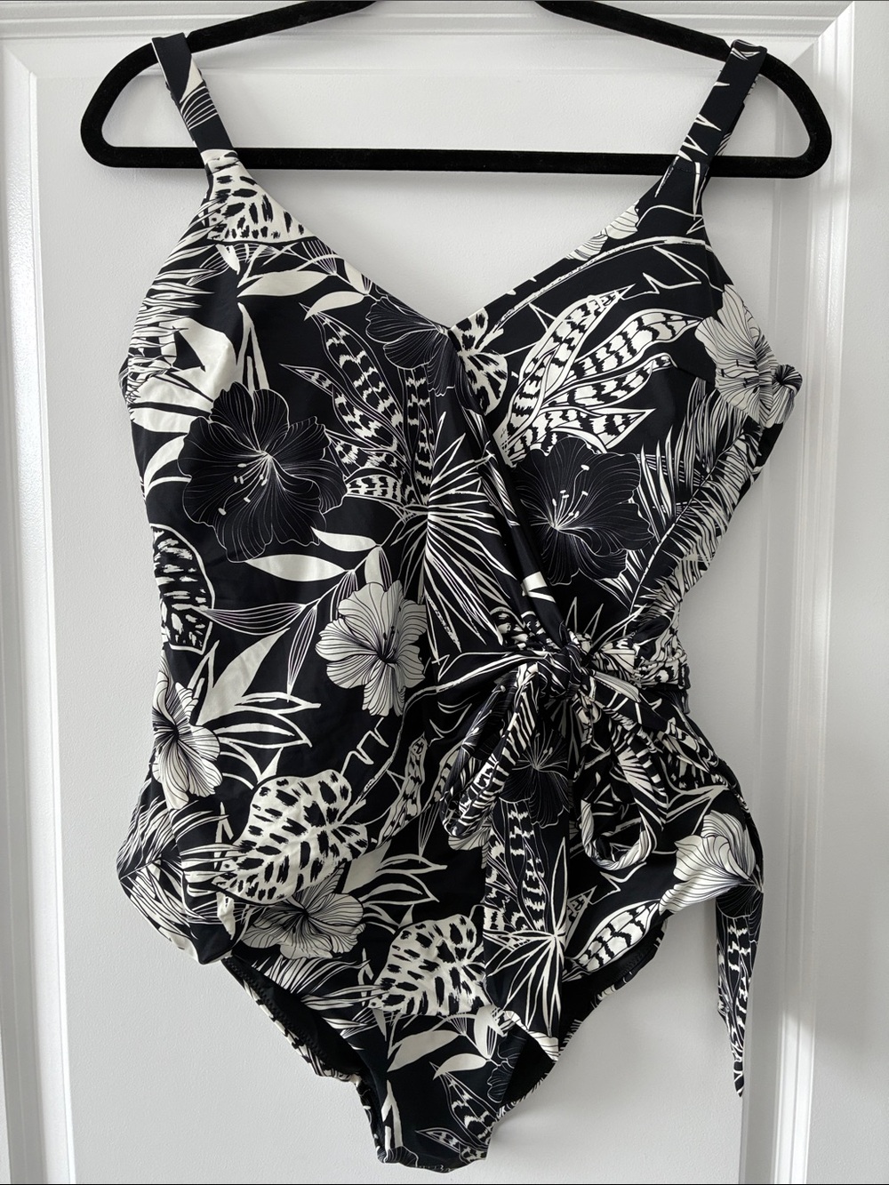 Knix Size XXL Leakproof Side-Tie One Piece Swimsuit - Hibiscus Heat - Picture 3 of 6